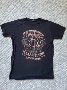 Country Music Hall of Fame and Museum Graphic Tee bought @the Country Music HOF